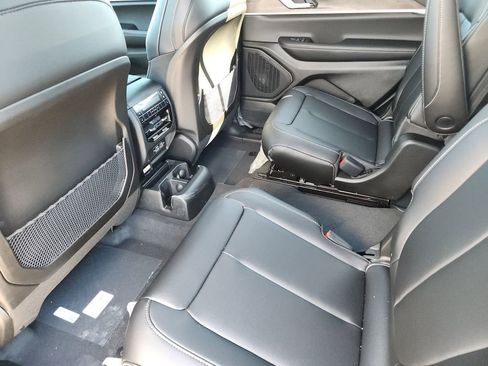 New 2025 Jeep Grand Cherokee L Limited image 20