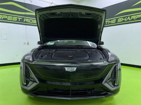 Used 2024 Cadillac Lyriq Sport w/ LPO, Floor Liner Package AWD/4WD image 4