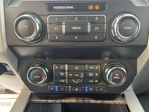 Used 2019 Ford F250 Lariat w/ Lariat Ultimate Package AWD/4WD image 27