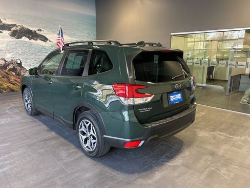 Used 2023 Subaru Forester Premium image 37