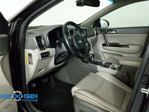Used 2018 Kia Sportage EX w/ Option Group 040 FWD image 11
