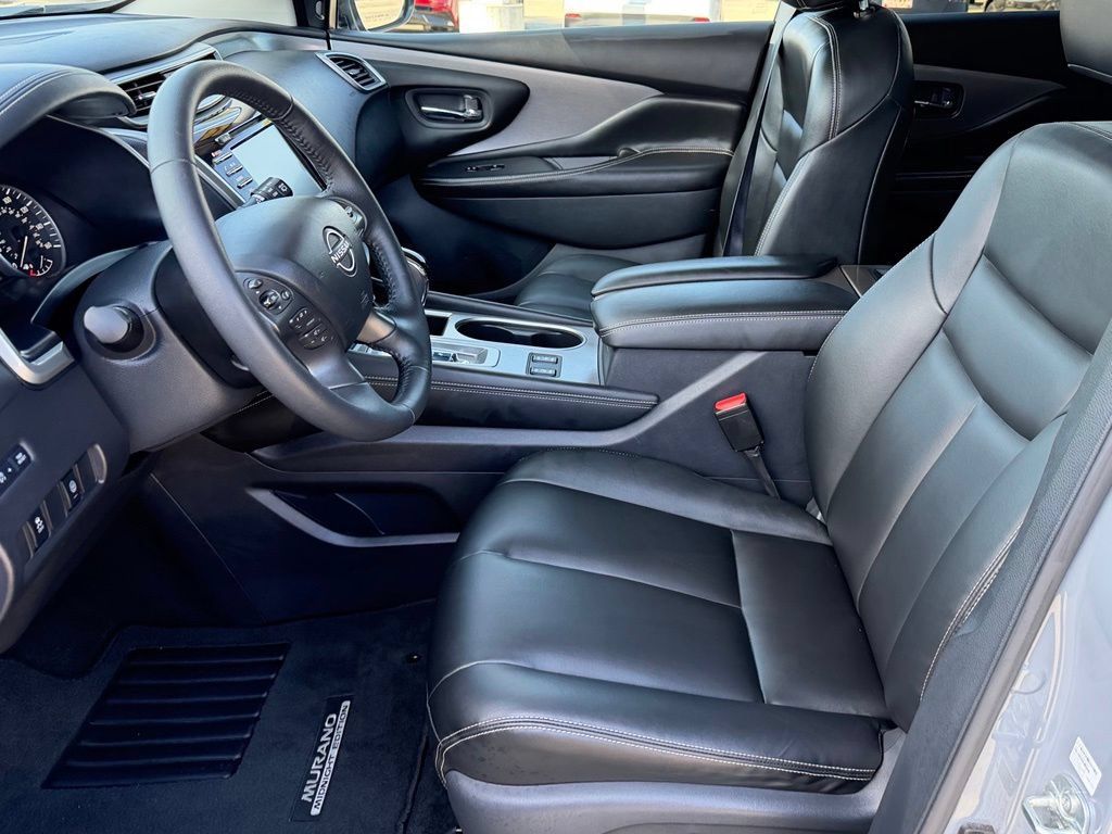 Used 2024 Nissan Murano SV w/ SV Midnight Edition Package FWD image 11