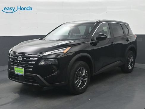 Used 2026 Nissan Rogue SV FWD image 3