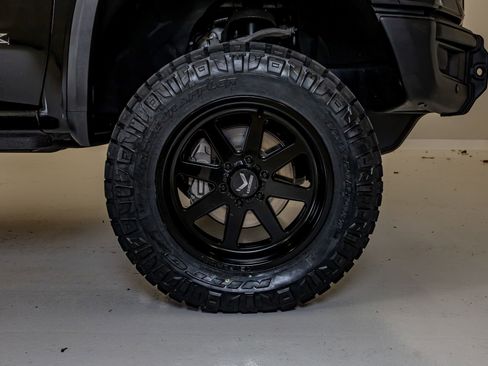 Used 2023 GMC Sierra 1500 AT4X w/ AT4X AEV Edition AWD/4WD image 12