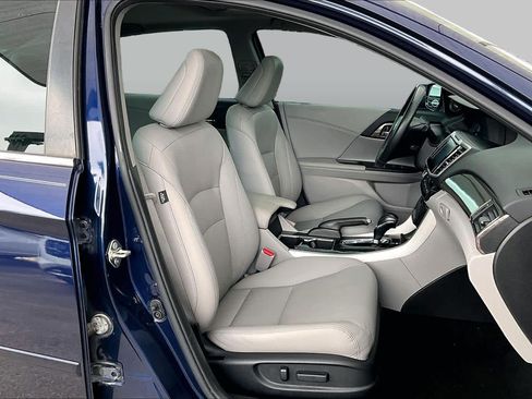 Used 2017 Honda Accord EX-L image 9