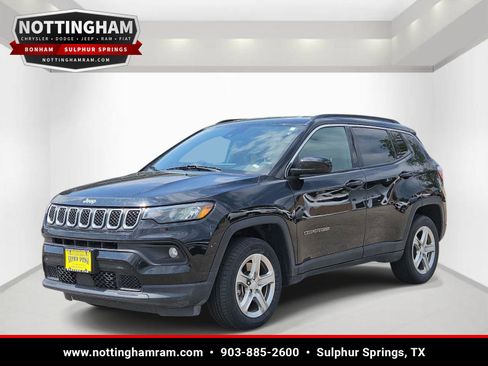 Used 2024 Jeep Compass Latitude AWD/4WD image 3