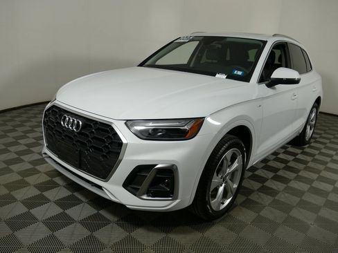 Certified 2025 Audi Q5 2.0T Premium Plus image 7