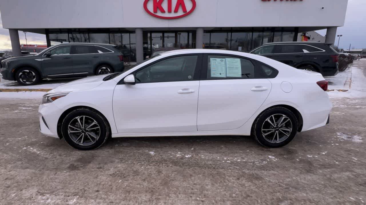 Used 2022 Kia Forte LXS FWD image 5