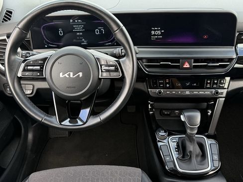 Used 2025 Kia Seltos S FWD image 11