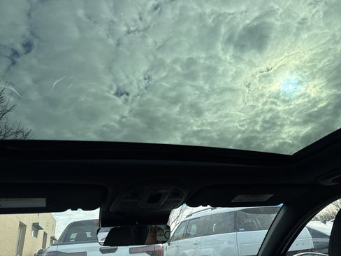 Used 2026 Genesis G70 3.3T Sport Prestige image 9