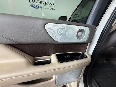 Used 2023 Lincoln Navigator L Reserve AWD/4WD image 34