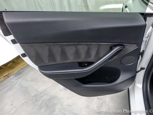 Used 2021 Tesla Model Y Long Range AWD/4WD image 33