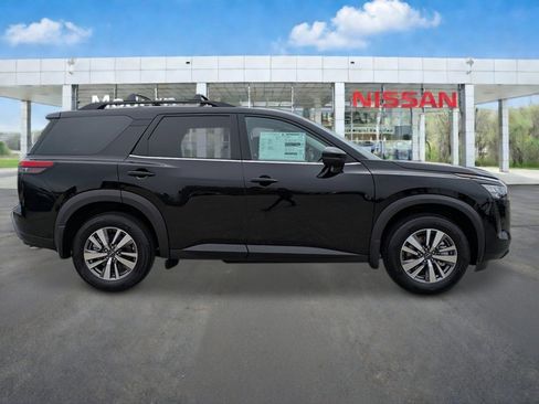 New 2026 Nissan Pathfinder SL FWD image 6