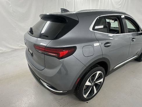 Used 2022 Buick Envision Essence w/ Safety Package image 3