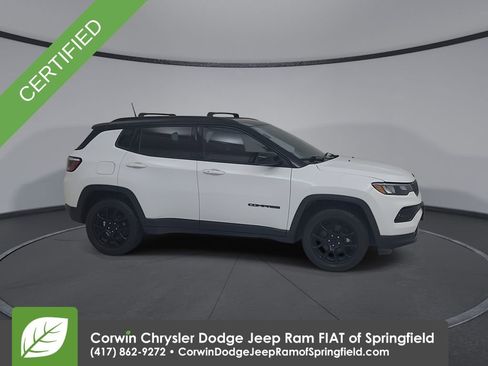 Used 2024 Jeep Compass Latitude w/ Convenience Group image 15