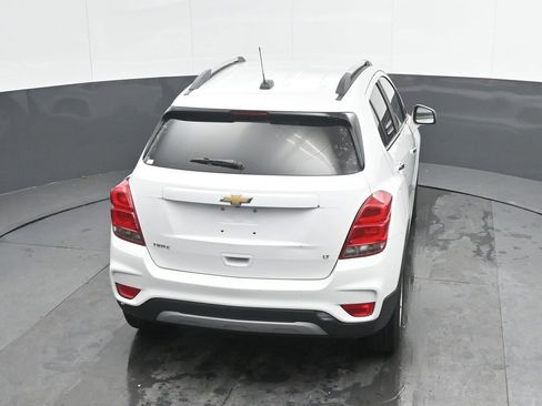 Used 2017 Chevrolet Trax LT w/ LT Convenience Package FWD image 12