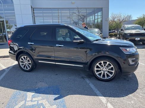 Used 2017 Ford Explorer Limited image 34