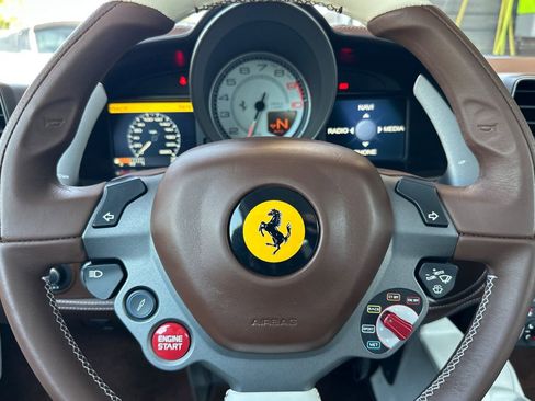 Used 2014 Ferrari 458 Italia Coupe RWD image 27