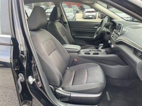 Used 2025 Nissan Altima 2.5 SV image 35