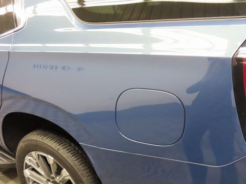 Used 2025 Chevrolet Tahoe High Country image 48