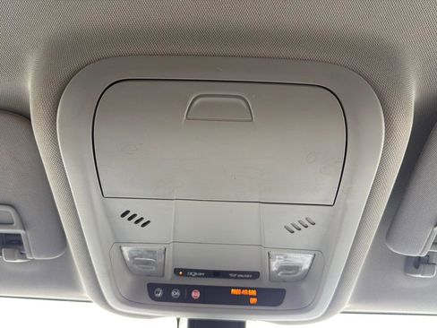 Used 2018 Chevrolet Equinox LS image 21