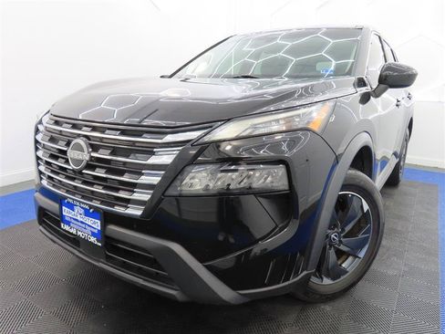 Used 2024 Nissan Rogue SV FWD image 1