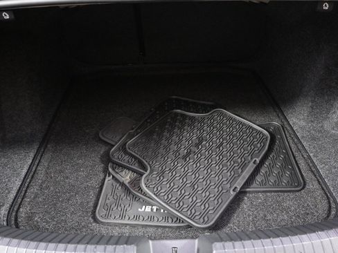 Used 2024 Volkswagen Jetta SEL image 19