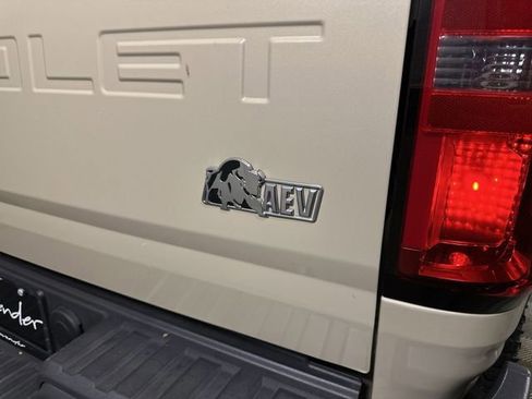 Used 2022 Chevrolet Colorado ZR2 w/ Colorado ZR2 Bison Edition AWD/4WD image 32