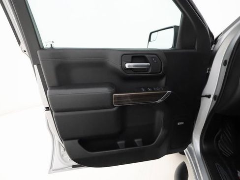 Used 2021 Chevrolet Silverado 1500 LT Trail Boss w/ Convenience Package II image 8