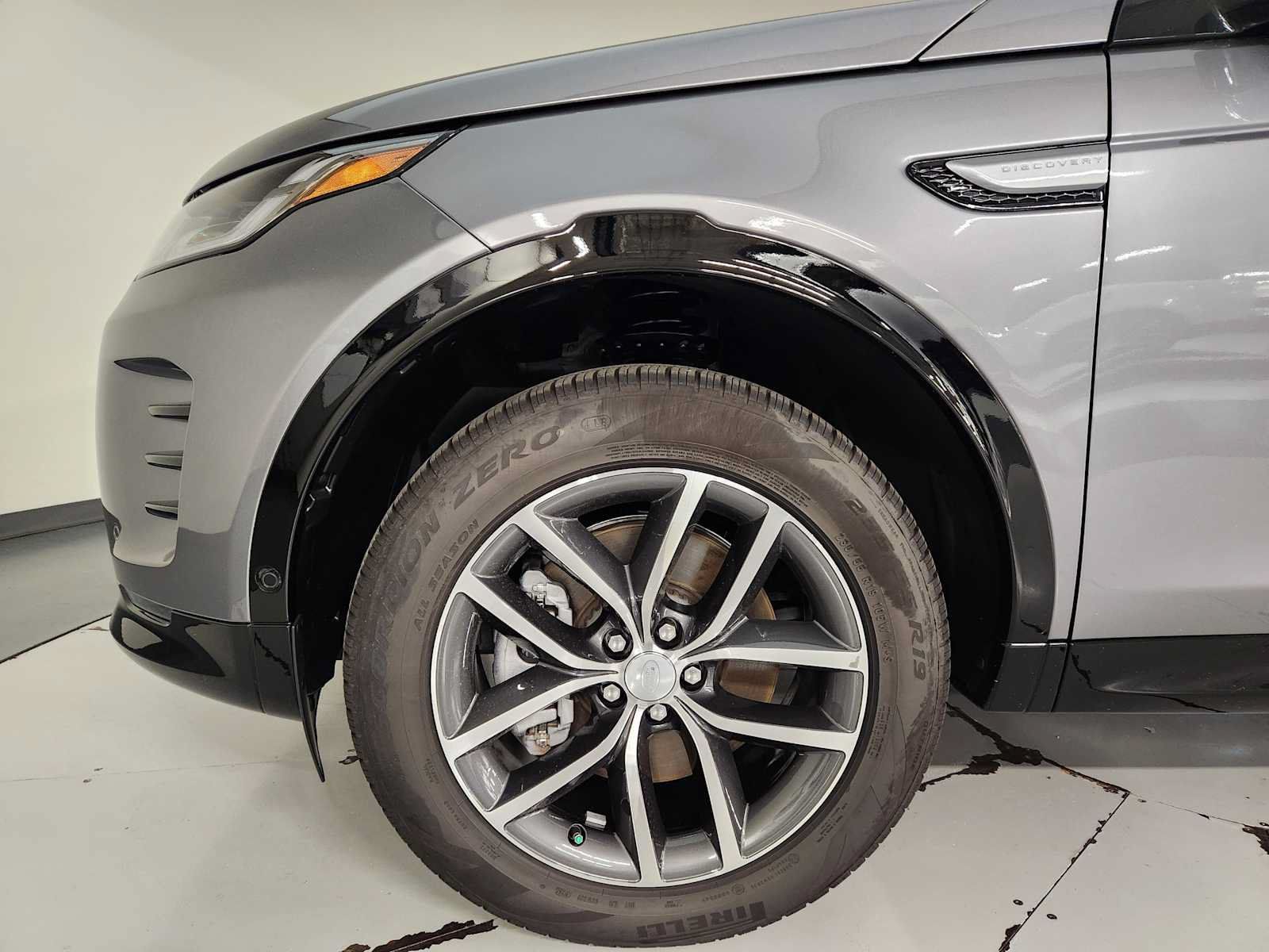 Used 2026 Land Rover Discovery Sport Landmark AWD/4WD image 11