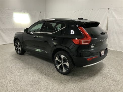 Used 2024 Volvo XC40 B5 Plus AWD/4WD image 7