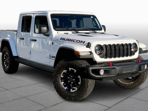 Used 2024 Jeep Gladiator Rubicon image 3