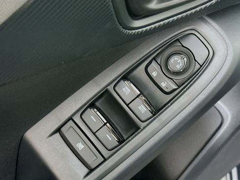 Used 2024 Subaru Crosstrek 2.0i Premium image 15