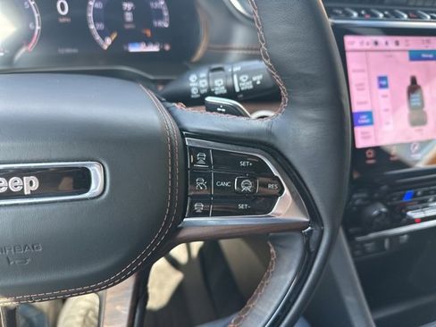 Used 2025 Jeep Grand Cherokee L Summit w/ Obsidian Package image 38