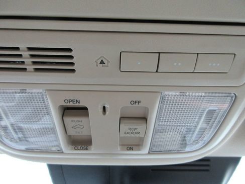 Used 2020 Honda CR-V Touring image 31