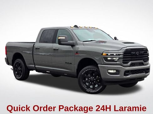 New 2026 RAM 2500 Laramie AWD/4WD image 19