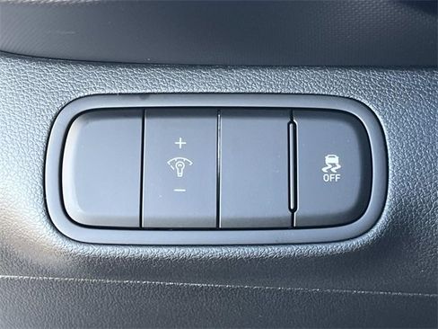 Used 2026 Hyundai Venue SEL image 25