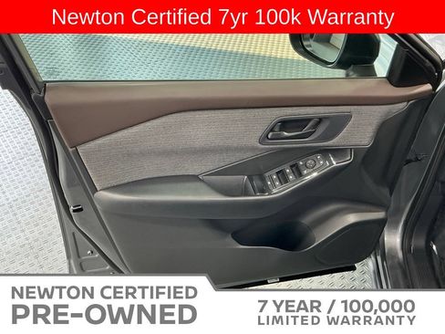 Used 2023 Nissan Rogue S FWD image 35
