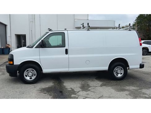 Used 2019 Chevrolet Express 2500 Work Van w/ Driver Convenience Package image 5