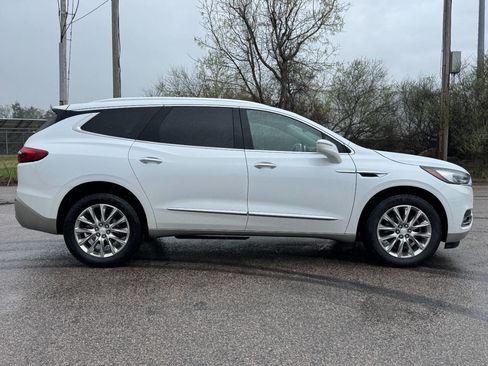 Used 2019 Buick Enclave Premium w/ Experience Buick Package image 6