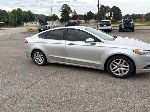 Used 2016 Ford Fusion SE FWD image 7