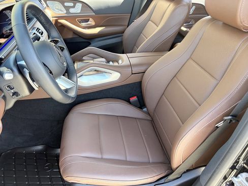 Used 2025 Mercedes-Benz GLS 450 4MATIC image 19