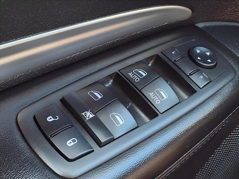 Used 2019 Dodge Durango SXT image 22