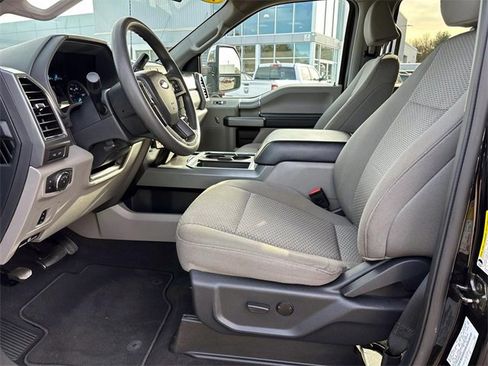 Used 2022 Ford F250 XLT w/ XLT Premium Package image 12