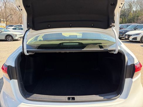 Used 2025 Toyota Corolla LE image 29