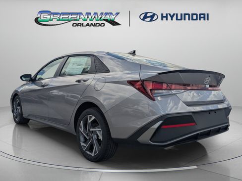 Used 2025 Hyundai Elantra Sport FWD image 6