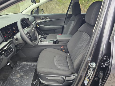 New 2026 Kia Sportage LX image 5