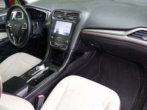 Used 2020 Ford Fusion SE w/ Equipment Group 151A FWD image 40