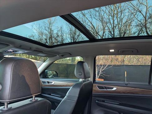 Used 2024 Volkswagen Atlas SE w/ Panoramic Sunroof Package image 29