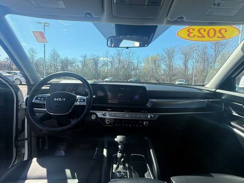 Used 2023 Kia Telluride LX AWD/4WD image 7